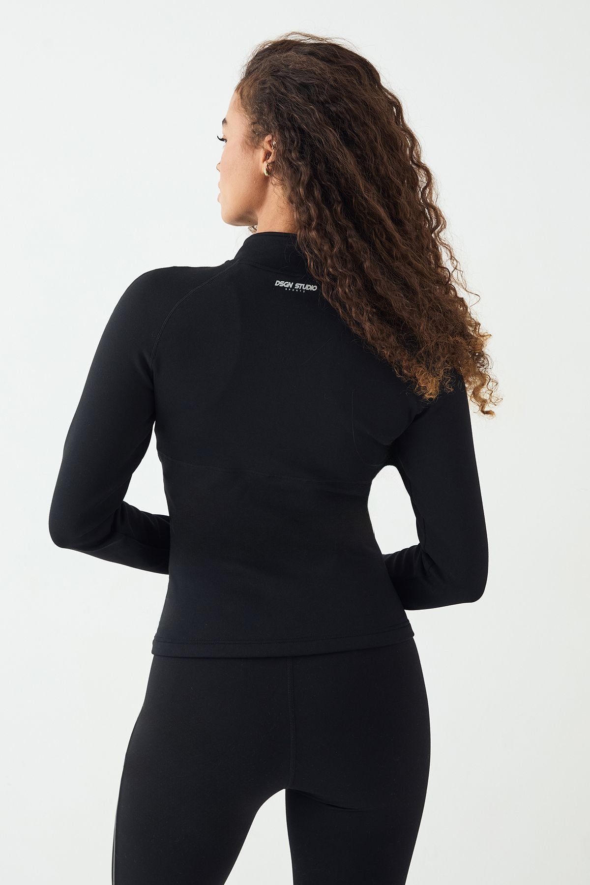Veste de sport zippée à col montant