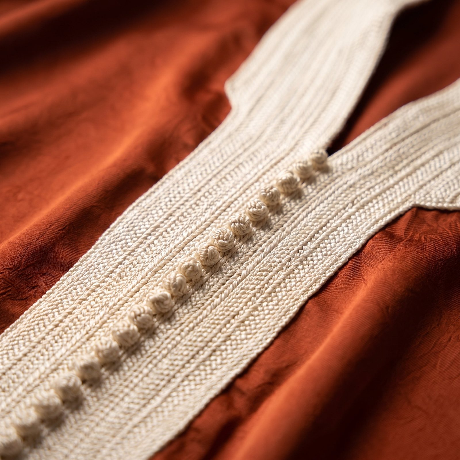 Terracotta caftan with ivory sfifa