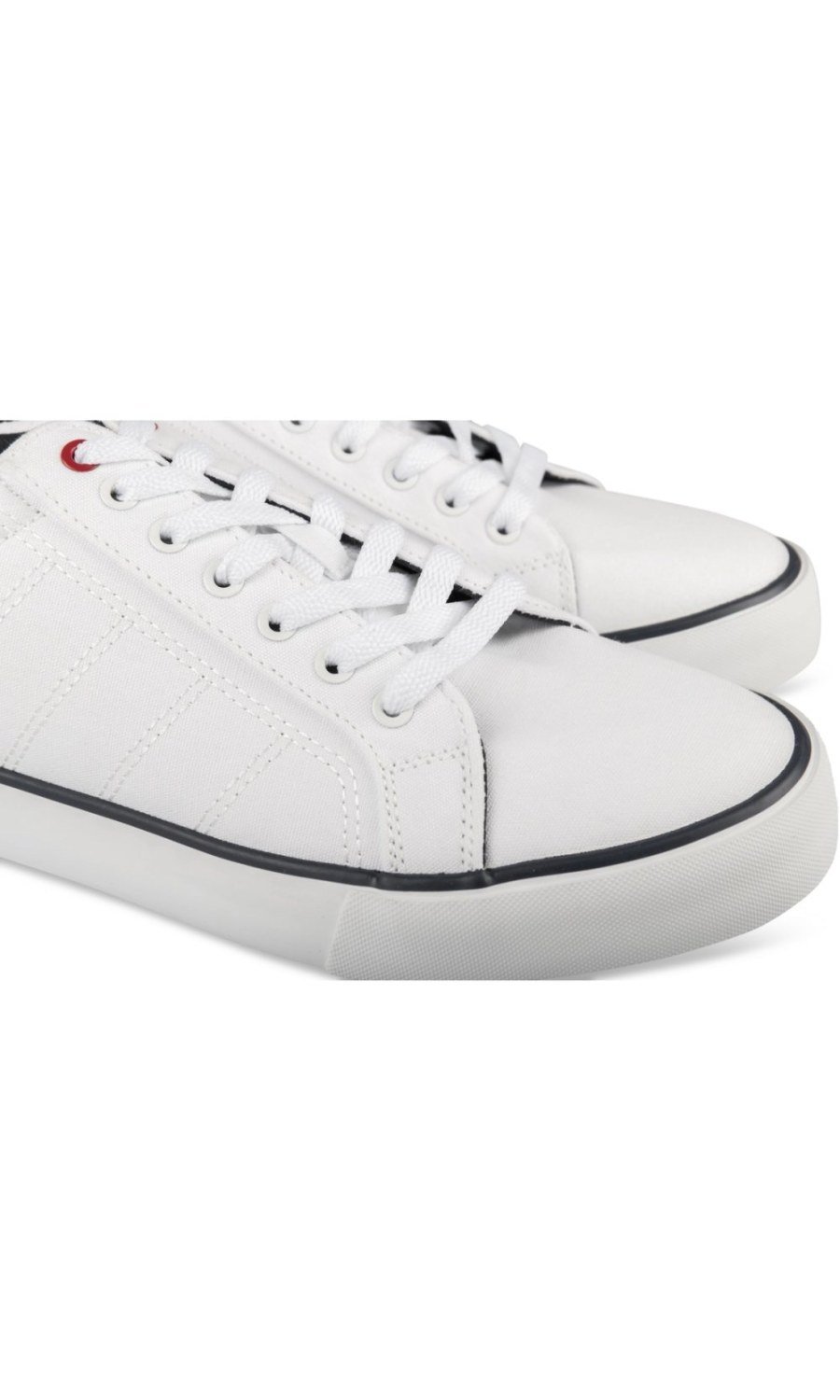 Baskets en toile surpiqûres blanches