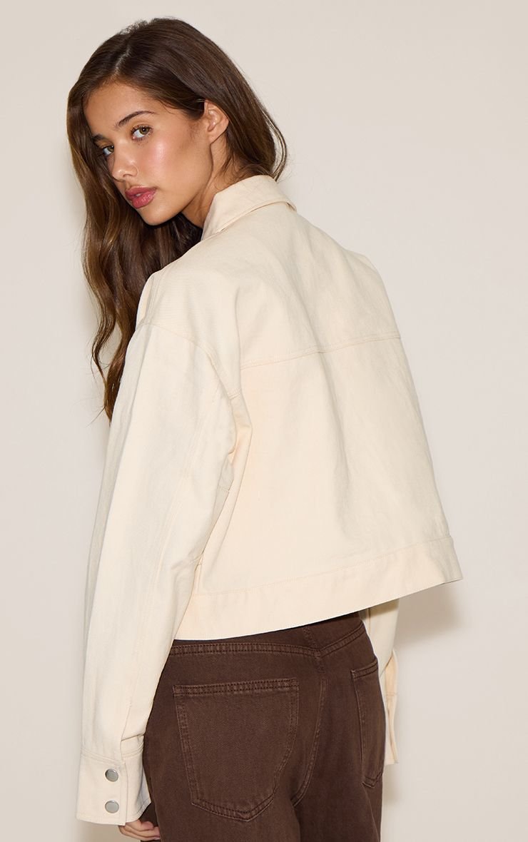 Veste courte en sergé à boutonnage caché