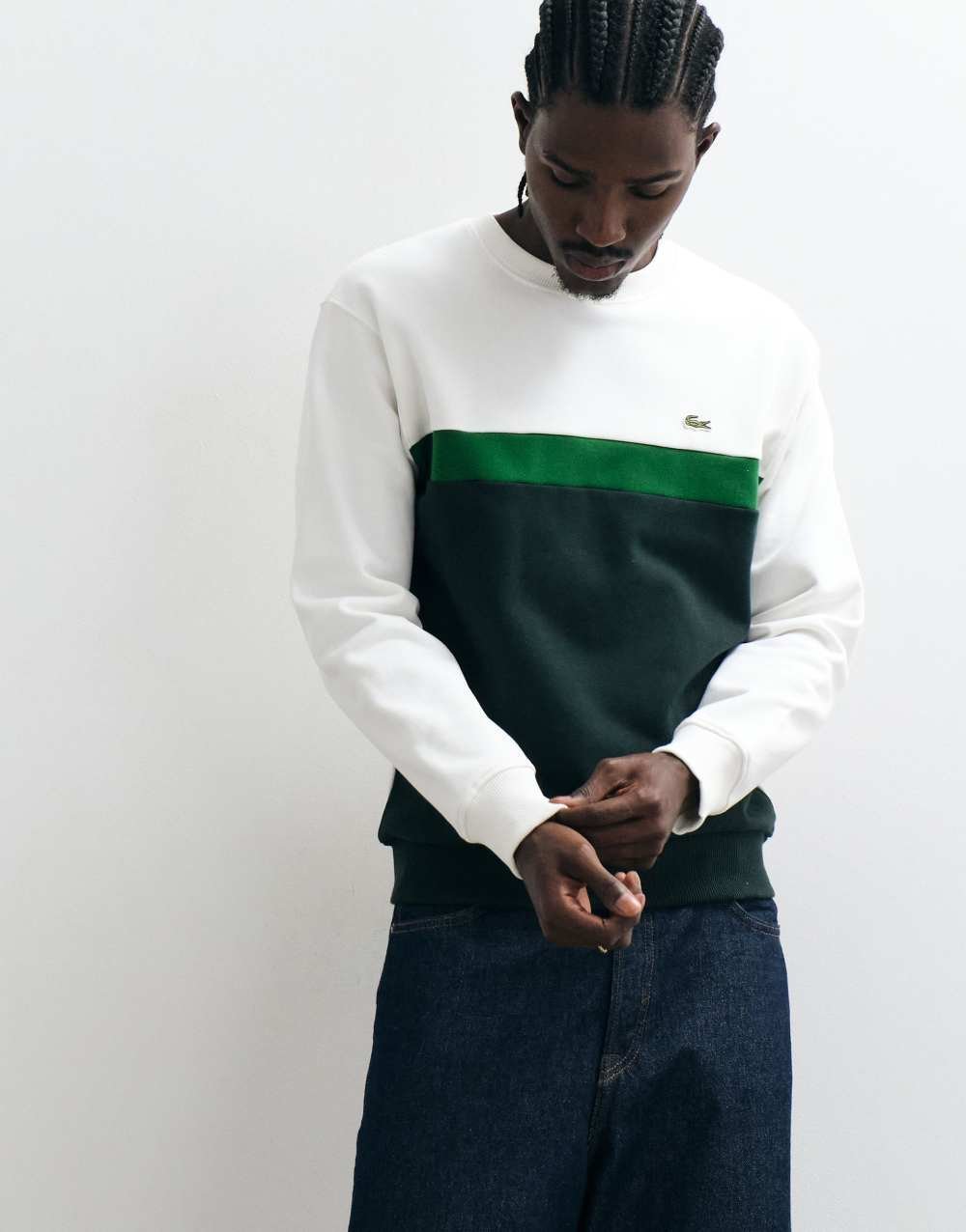 Sweat color block blanc, vert et bleu marine