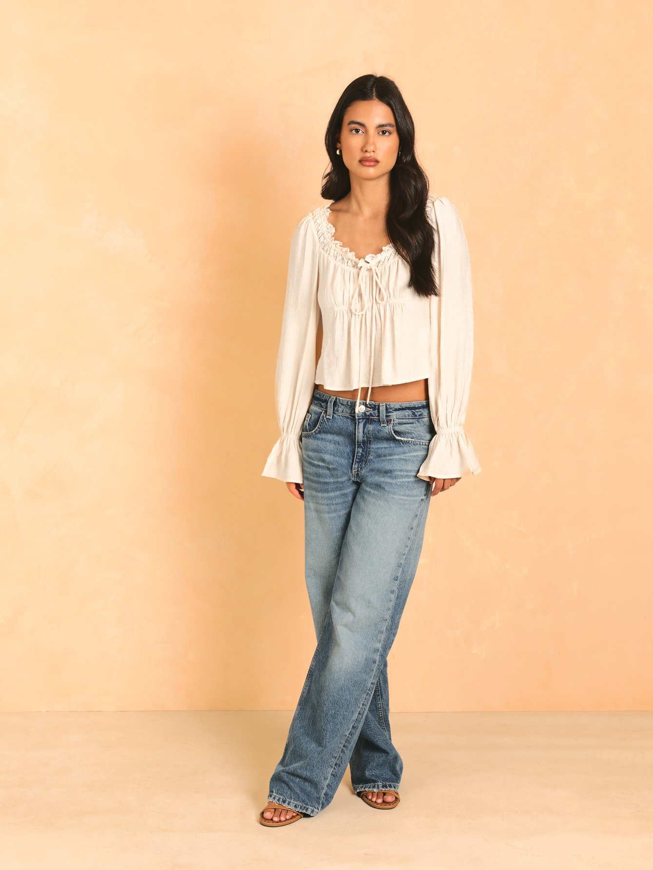 Blouse à manches bouffantes avec bordure en dentelle