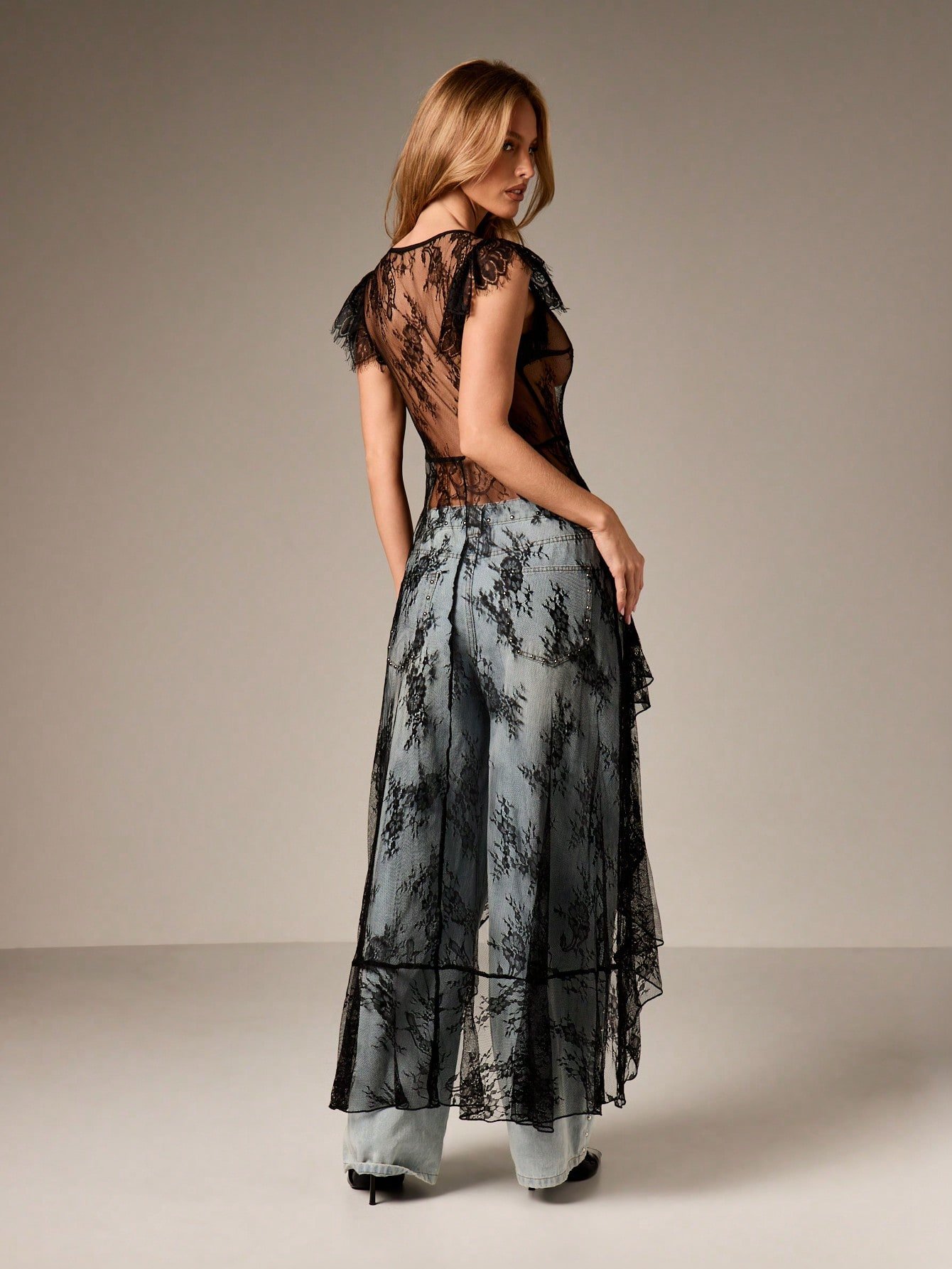Robe midi oversize dentelle w tulle b volant