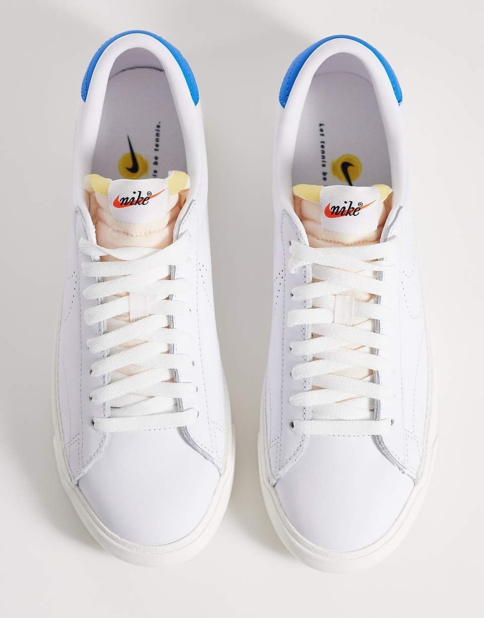 Tennis Classic AC trainers in white and blue
