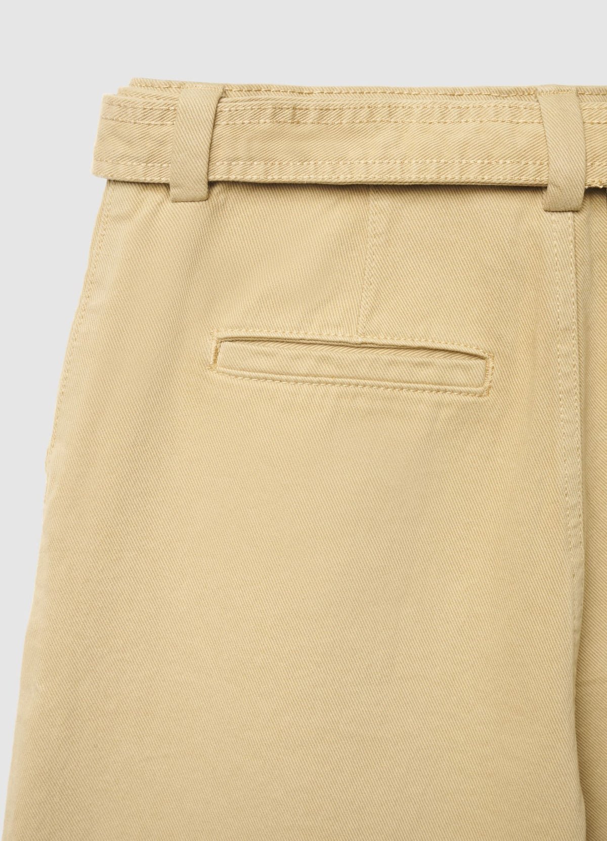 Bermuda shorts with matching belt