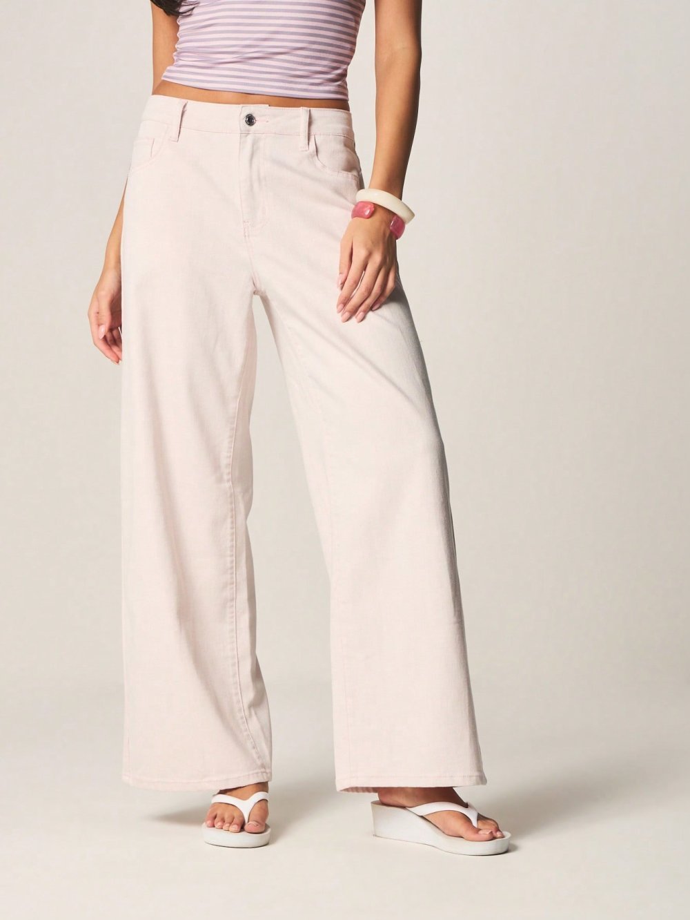 Pink low-rise baggy jeans