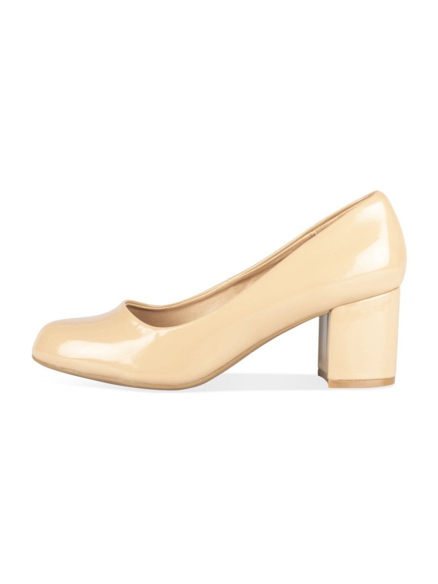 Beige patent block-heel round-toe pumps