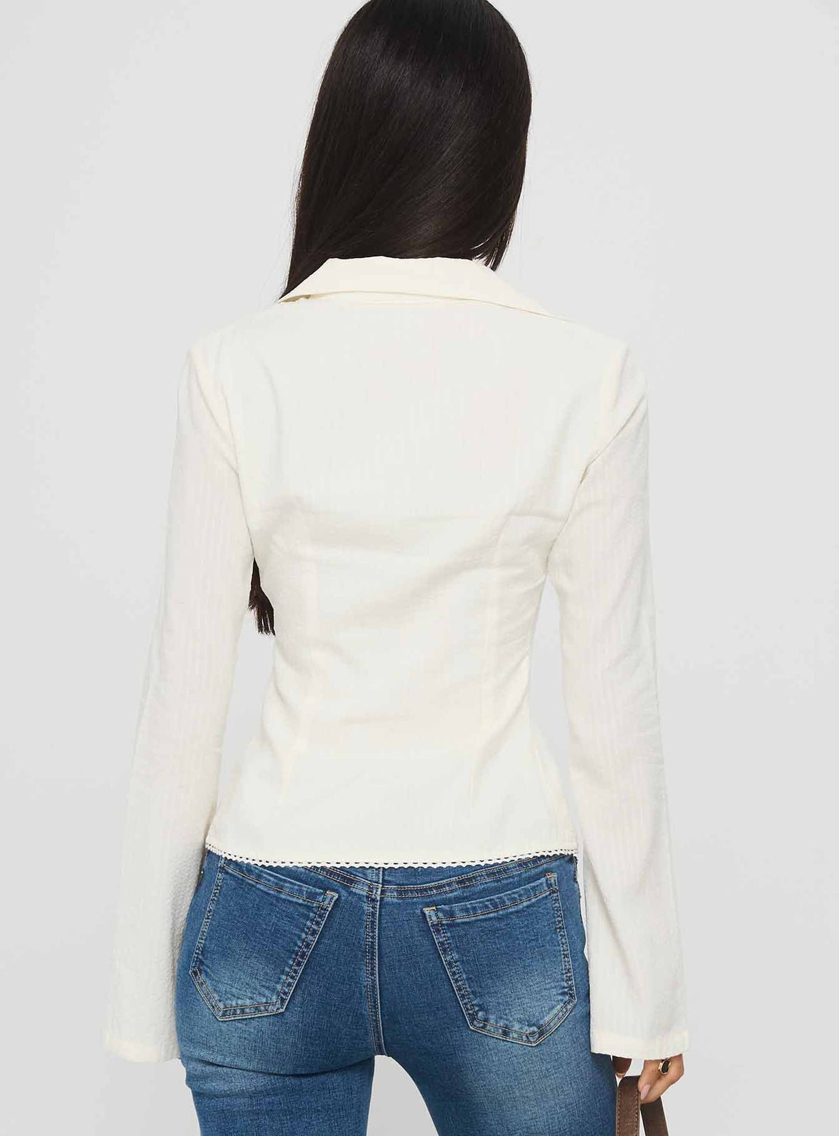 Chemise manches longues bordée de dentelle