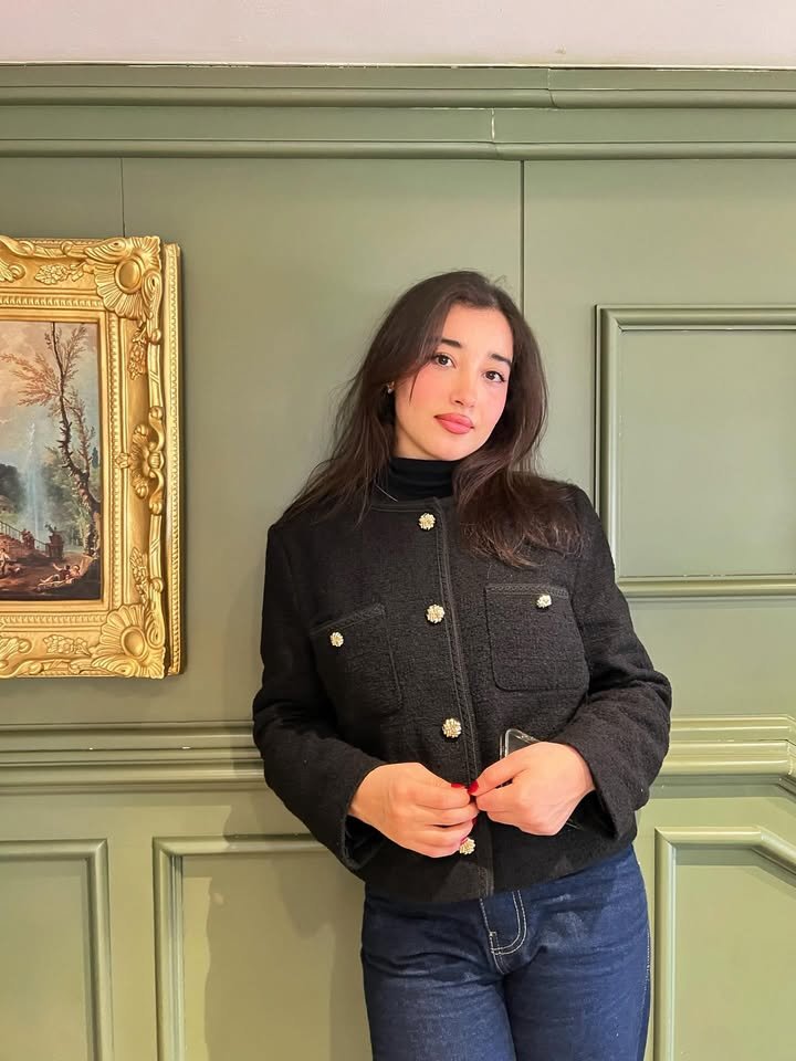 Veste en laine noire boutons dorés